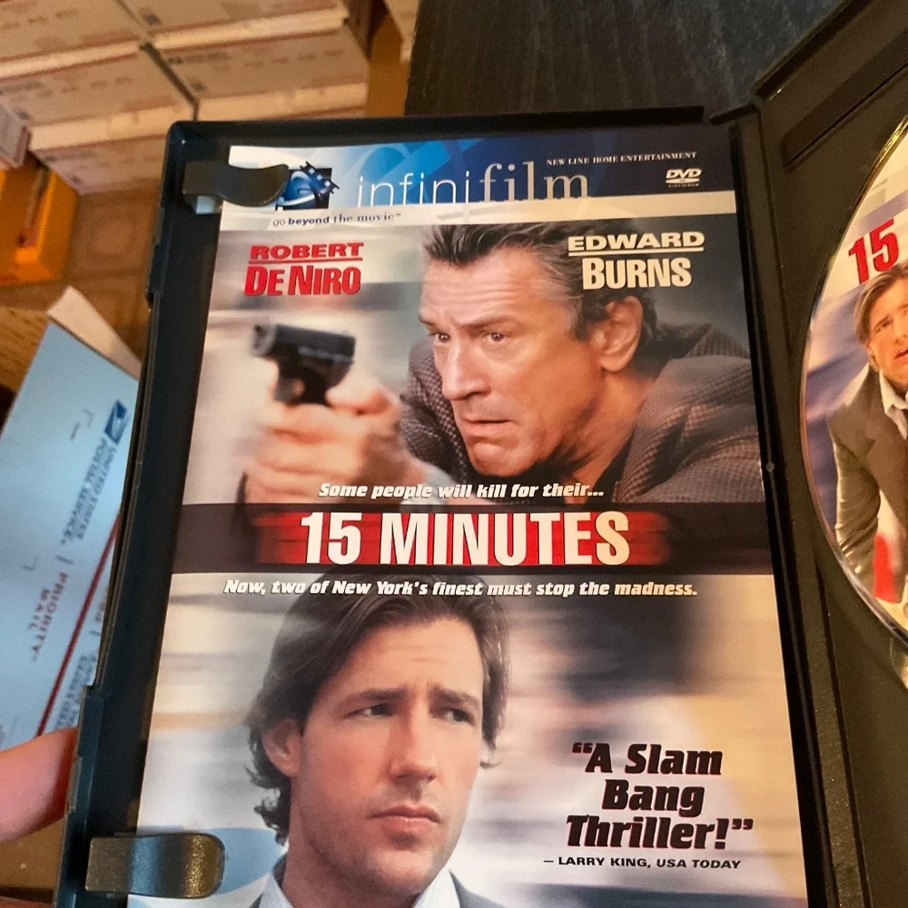 DVD - 15 Minutes. V16